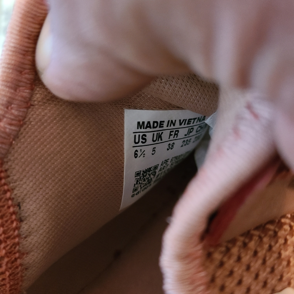 ADIDAS NMD R1 - Picture 8 of 14